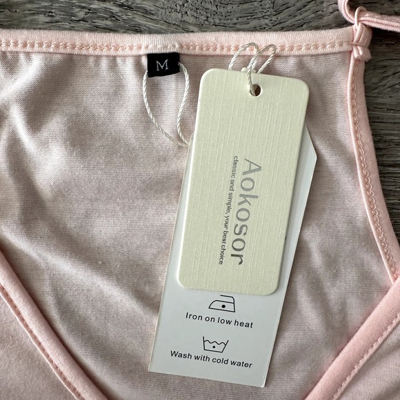 *NWT* Womens Deep V Neck Wrap Spaghetti Strap Tank Top - Picture 5 of 9